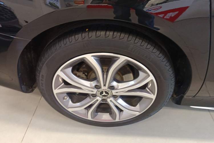 Used Mercedes-Benz E-Class 2022 Second Facelift E 300 L Sporty and Stylish Edition
