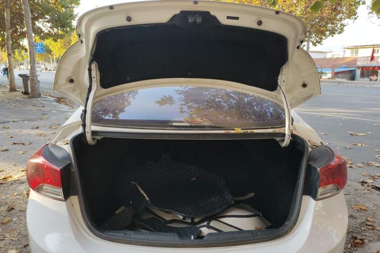 Used Hyundai Elantra 2015 1.6L Manual Leading Model
