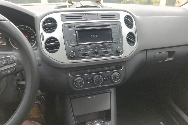 Used Volkswagen Tiguan L 2017 300TSI Automatic Two-Wheel Drive Silk Road Comfort Edition
