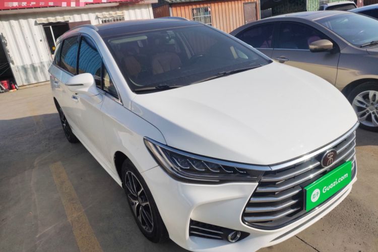 Used BYD Song MAX 2018 1.5T Automatic Smart Connect Elite Model with 6 Seats
