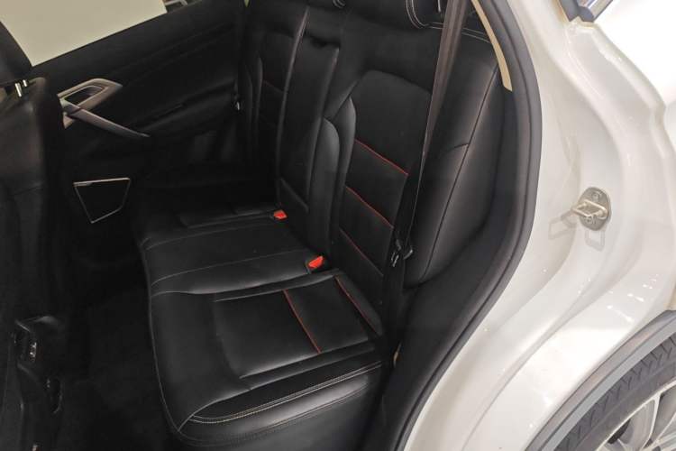 Used Geely Auto Emgrand X7 Sport 2018 1.8TD Automatic Two-Wheel Drive Smart Connect 4G Internet Edition
