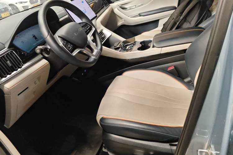 Used BYD Song PLUS New Energy 2024 HONOR Edition DM-i 110km Flagship PLUS
