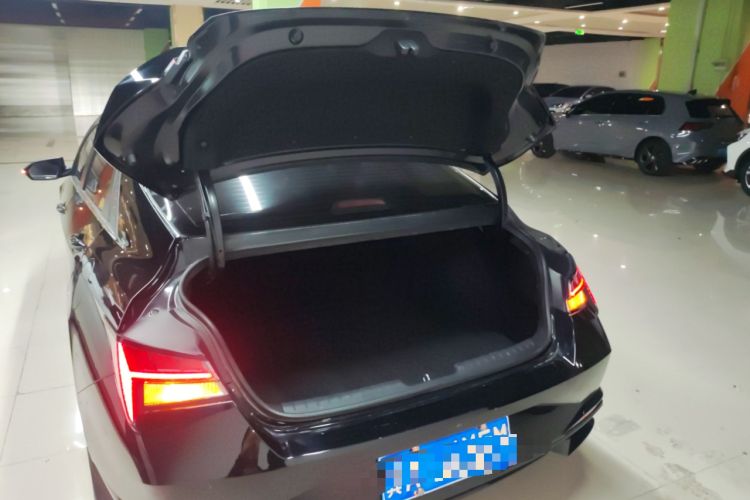 Used Hyundai Elantra 2021 1.5L CVT LUX Prestige Edition