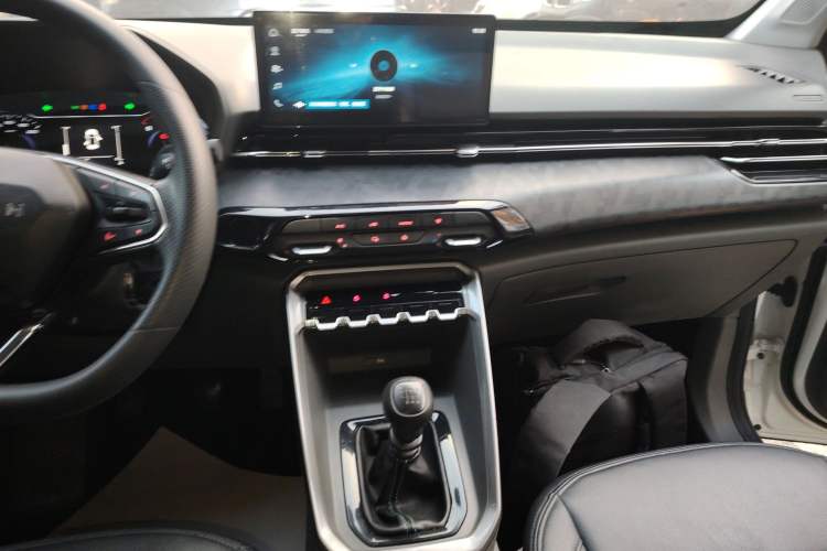 Used Baojun RS-3 2020 1.5L Manual Smart Comfort Edition
