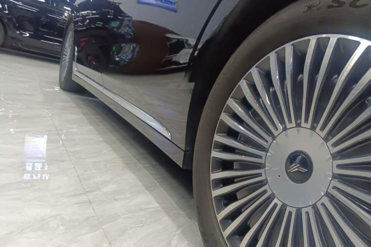 Used VOYAH Dream 2025 PHEV Four-Wheel-Drive Flagship Kunpeng Edition
