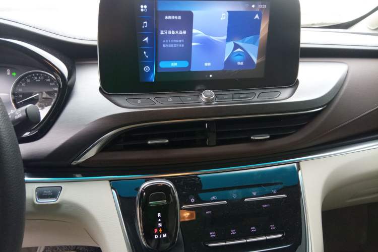 Used Buick GL8 2023 Land Executive Class Comfort Model
