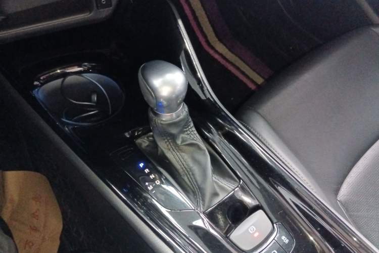 Used Toyota IZOA 2020 2.0L Yichi Version
