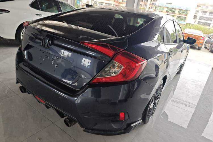 Used Honda Civic 2016 220TURBO CVT Luxury Edition