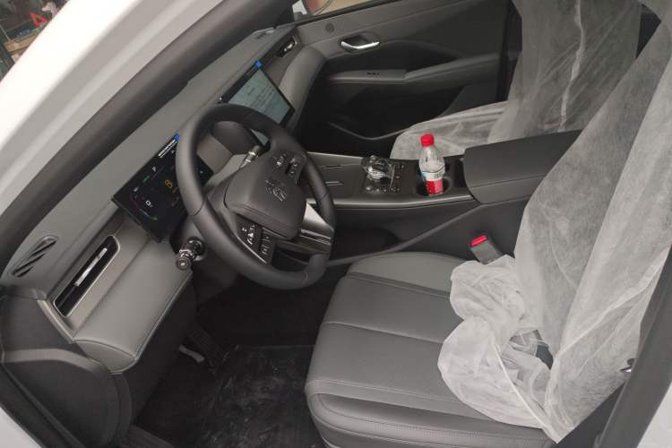 Used BYD Qin PLUS 2025 DM-i Smart Drive 55KM Leading Model
