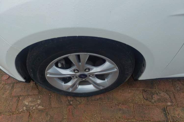 Used Ford Focus 2015 Sedan 1.6L Automatic Comfort Model
