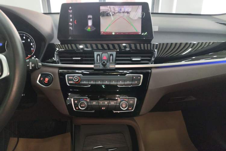 Used BMW X1 2020 sDrive25Li Leading Model
