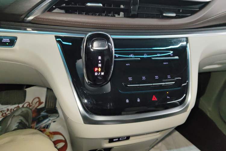 Used Buick GL8 2022 Land Business Class 652T Luxury Model
