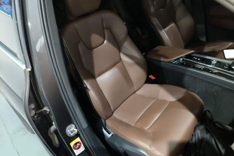 Used Volvo XC60 2024 B5 4x4 Smart Luxury Edition