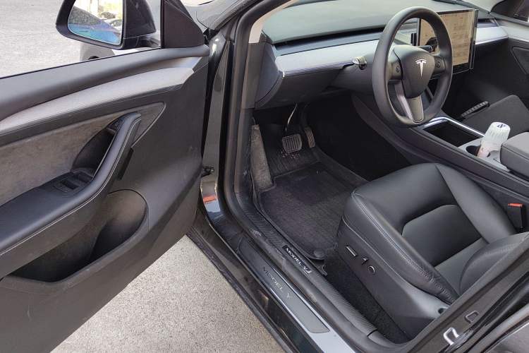 Used Tesla Model Y 2024 Rear-Wheel-Drive Version