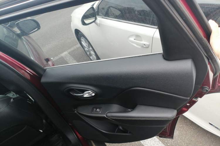 Used  Cherokee 2016 2.4L Professional Smart Version
