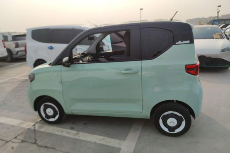 Used Wuling Hongguang MINIEV 2022 Macaron Premium Model – Lithium Iron Phosphate