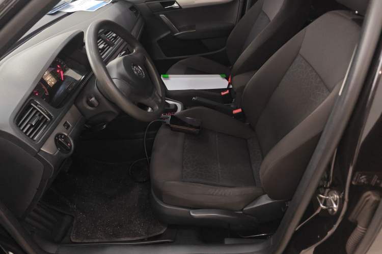 Used Volkswagen Lavida 2013 Revised Classic 1.6L Automatic Fashion Edition