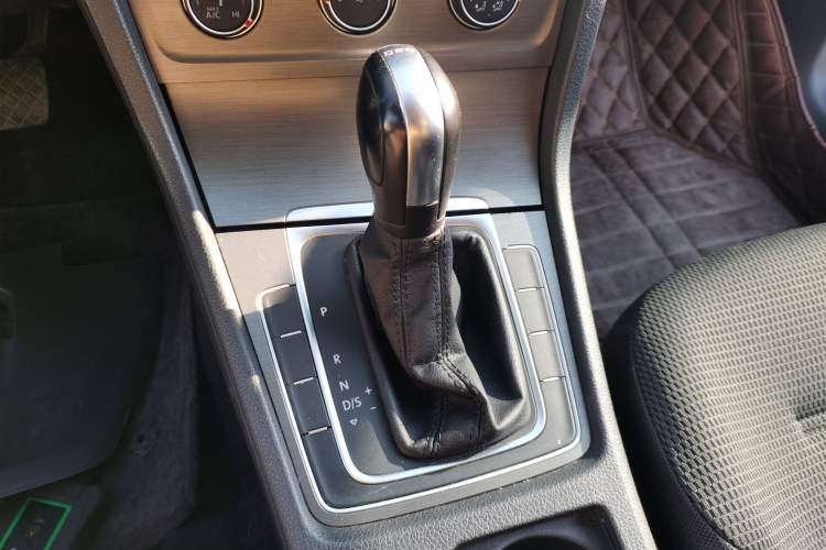 Used Volkswagen Golf 2016 230TSI Automatic Comfort Version
