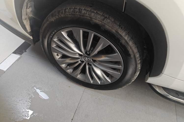 Used Toyota Highlander 2022 Dual-Engine 2.5L Four-Wheel Drive Prestige Version 7 Seats