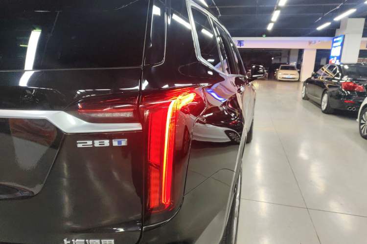 Used Cadillac XT6 2022 2.0T Six-Seater Four-Wheel-Drive Luxury Version