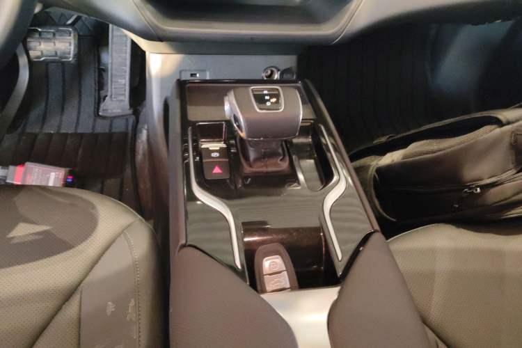 Used Hongqi E-QM5 2024 610 km PLUS
