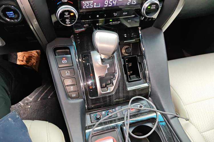 Used Toyota Alphard 2018 Revised Version 3.5L Luxury Edition