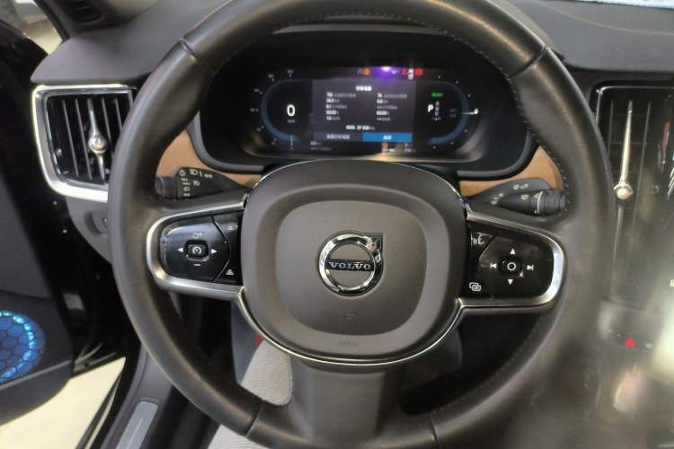 Used Volvo S90 New Energy 2022 Restyled T8 E-Drive Hybrid Zhiyi Luxury Edition
