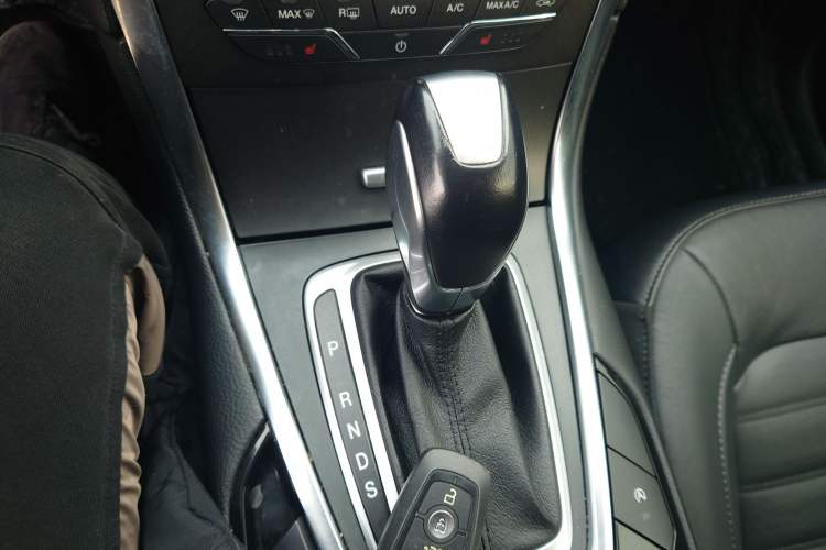 Used Ford Edge 2018 EcoBoost 245 Two-Wheel-Drive Titanium 7-Seater China V Standard
