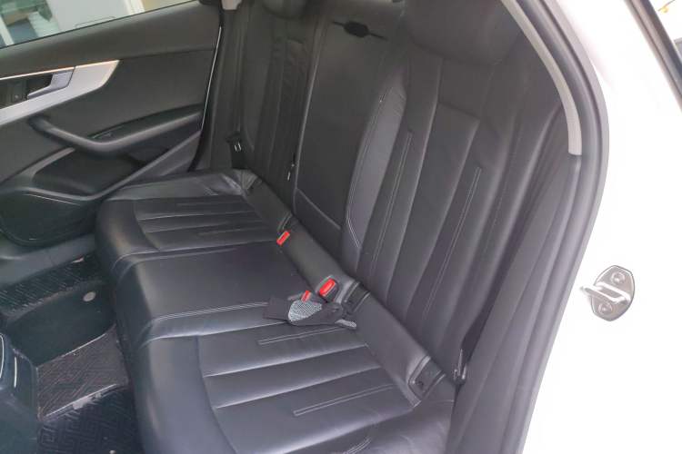 Used Audi A4L 2019 40 TFSI Fashion Edition China VI Emission Standard
