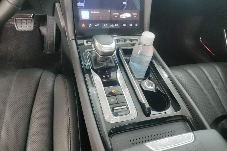 Used Hongqi H5 2024 2.0T Automatic Smart Connect Flagship Edition
