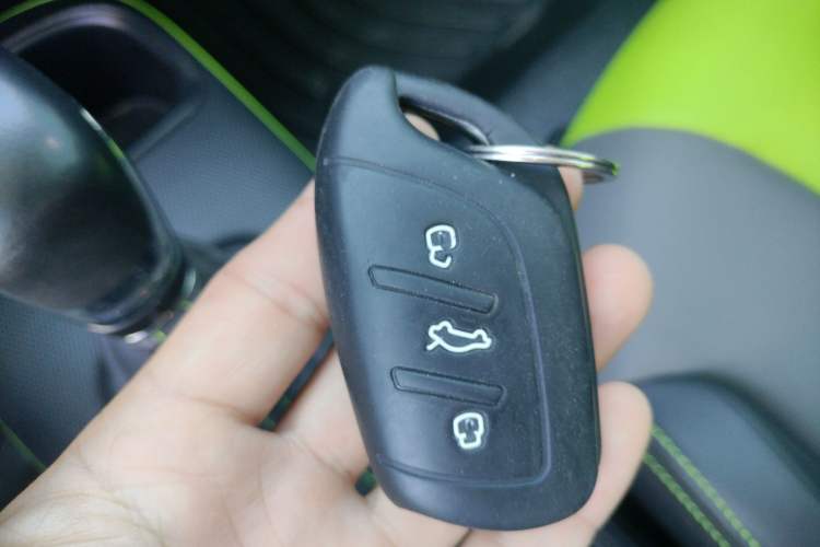 Used Roewe Clever 2021 302 km New Four-Seater Super-Efficient Version
