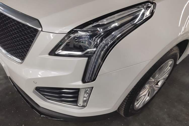 Used Cadillac XT5 2020 28T 4x4 Leading Sport Model
