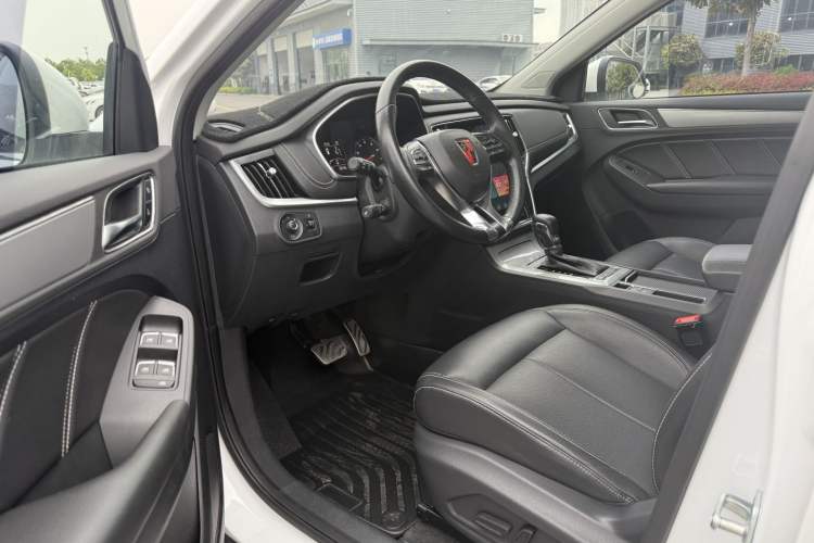 Used Roewe RX5 2016 20T Two-Wheel Drive Automatic Internet Smart Edition
