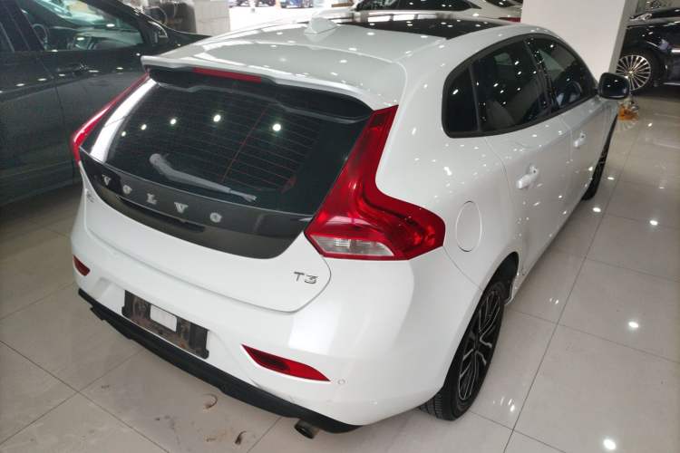 Used Volvo V40 2018 T3 Zhiyi Edition
