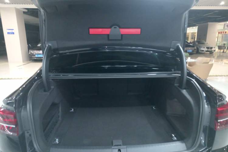 Used Volkswagen Phideon 2019 380TSI Two-Wheel Drive Business Edition China VI Standard
