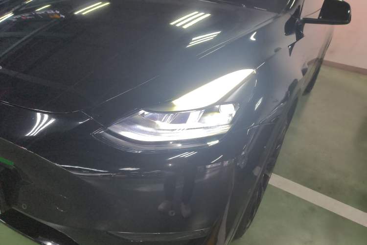 Used Tesla Model Y 2021 Long-Range All-Wheel-Drive Version
