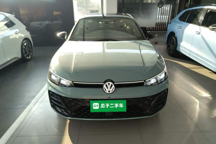 Used Volkswagen Passat 2025 Pro 380TSI Starry Dragon Luxury Edition