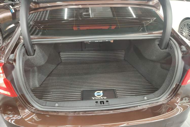 Used Volvo S60 2018 S60L T4 Zhiyuan Edition
