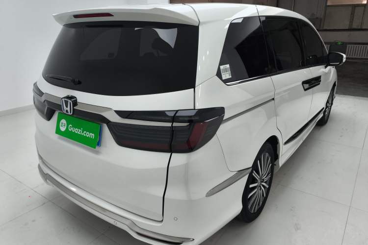 Used Honda Elysion 2022 2.0L eHEV Luxury First Edition
