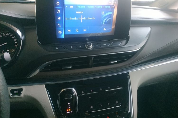 Used Buick GL8 2023 Land Executive Class Comfort Model
