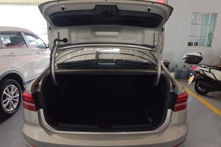 Used Volkswagen Lavida 2019 1.5L Automatic Comfort Edition China VI Standard