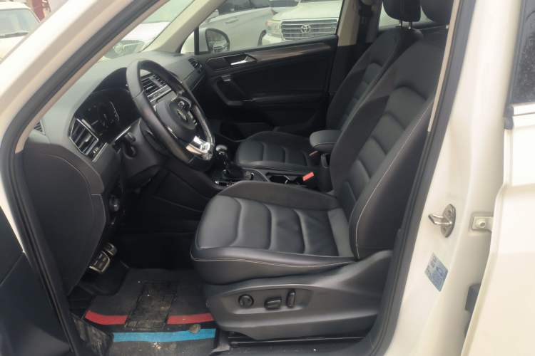 Used Volkswagen Tiguan L 2021 330TSI Automatic Two-Wheel Drive R-Line Enhanced Edition
