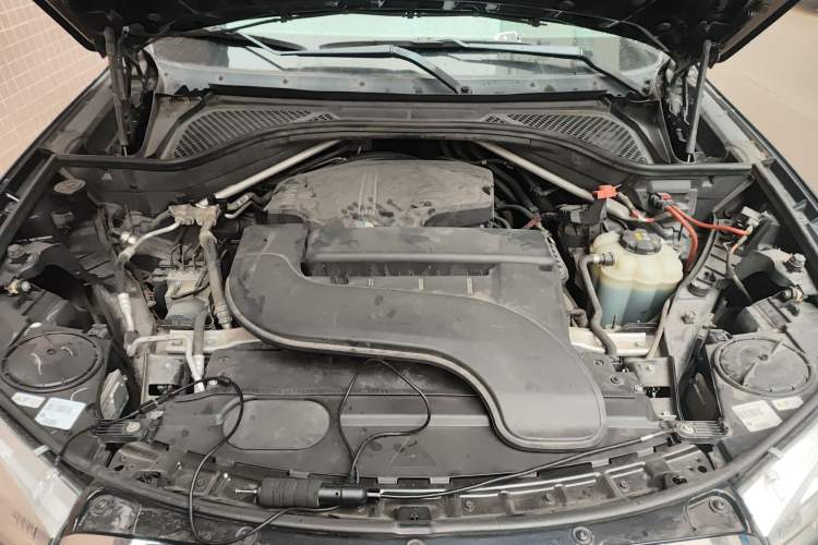 Used BMW X5 2015 xDrive28i
