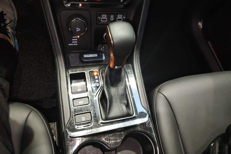 Used  Grand Commander 2018 2.0T Four-Wheel Drive Premium Navigation Version China V
