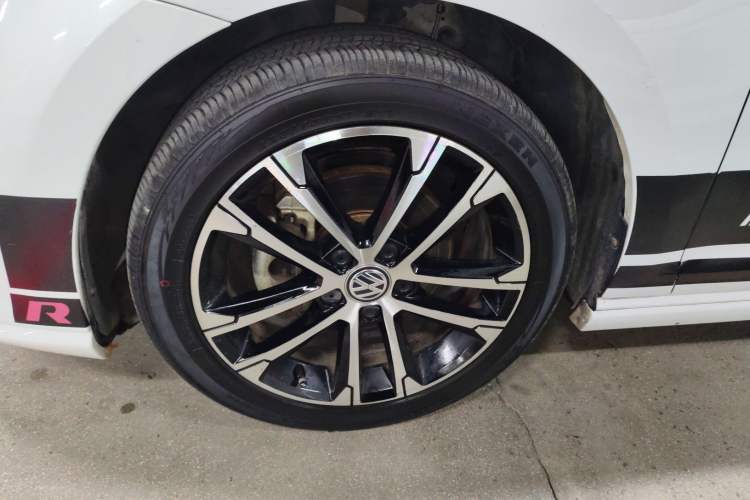 Used Volkswagen Golf 2016 1.4TSI Automatic R-Line
