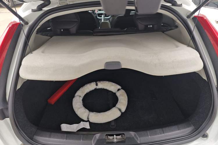 Used Volvo V40 2015 1.6T Zhiyi Edition
