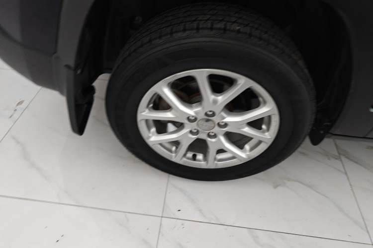 Used  Cherokee 2017 2.4L Leading Smart Edition
