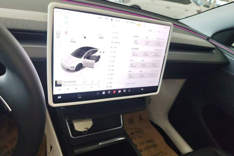 Used Tesla Model Y 2025 Long-Range All-Wheel-Drive Version
