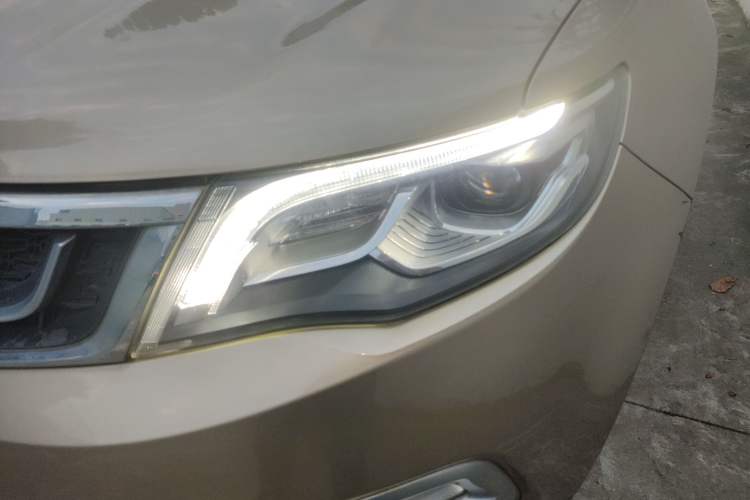 Used Geely Auto Emgrand X7 Sport 2016 1.8TD Automatic All-Wheel Drive Smart Version
