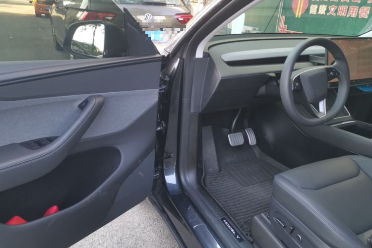 Used Tesla Model Y 2025 Rear-Wheel-Drive Version